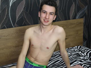 CeeJay - chat online xXx with this cocoa like hair Gays 