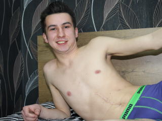 CeeJay - Live chat hot with this White Homosexuals 