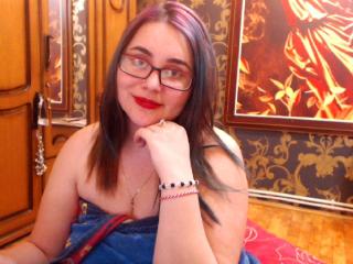 DeborahPrincess - Chat live x with this shaved pubis Young lady 