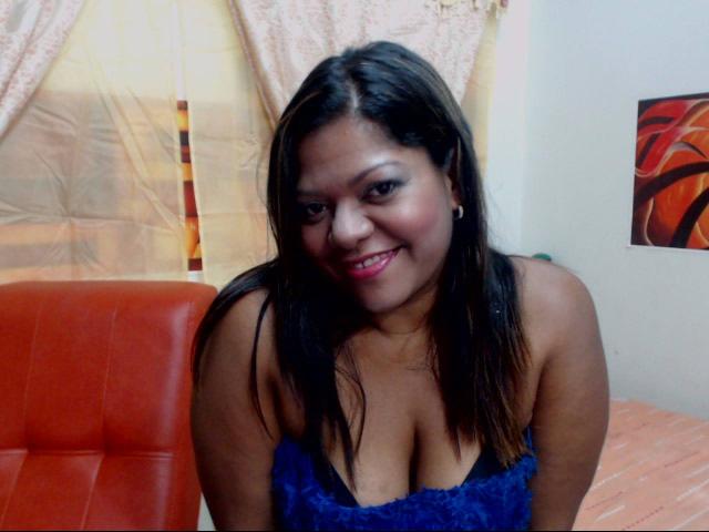 PamelaOne - Show live nude with this portly Lady over 35 