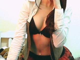 AlexaWhiteHot - Web cam porn avec cette étonnante camgirl hot blanche sur Xlovecam 