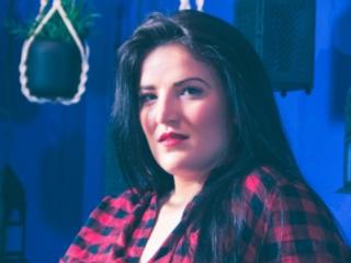 SerendipityAn - Webcam live hard avec une éclatante beauté bien roulée européenne sur le service XloveCam 