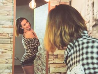 VeraWing - Show live hard with a chestnut hair Young and sexy lady 