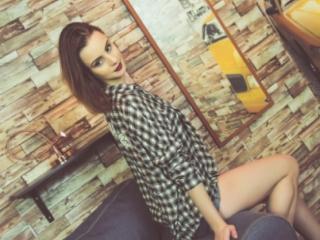 VeraWing - Webcam live sex with this russet hair Young and sexy lady 