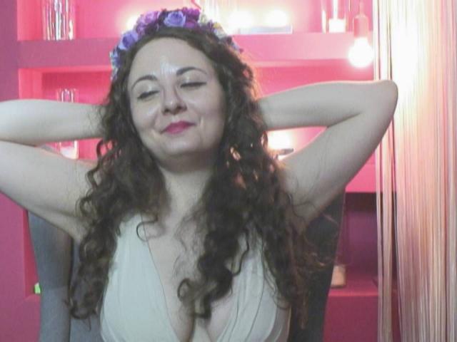 OhMyMoxie - Chat cam sexy with a athletic body Young and sexy lady 