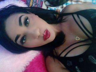 SexxyDanna - Live cam sexy with a shaved private part Hot babe 
