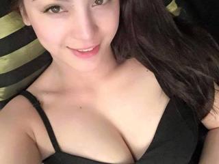 SexyHugeCockX - Show live hard with this brunet Transgender 
