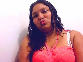 SaralyFontain - online chat x with a shaved private part Lady over 35 