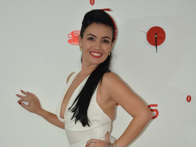 PaprikaxU - Live hot with this latin Horny lady 