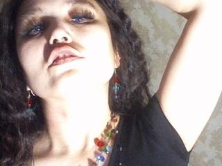 DiamondAngela - Show live sex with this brown hair Horny lady 