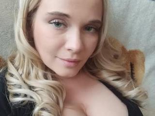 AdorableLena - Webcam sexy avec cette Divine femme en chaleur avec une plastique esthétique  