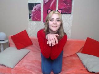 EvaHardKiss - Webcam live nude with this red hair Young lady 