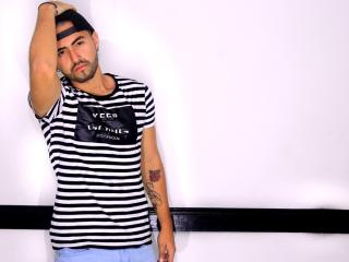 MarcoSantini - Live cam intime avec ce Gay apparence dans la moyenne sur la plateforme Xlove 