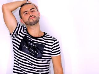 MarcoSantini - Webcam sexy avec un Homo brun sur Xlovecam 