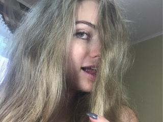 KristinaX - Chat cam x with this White Young and sexy lady 