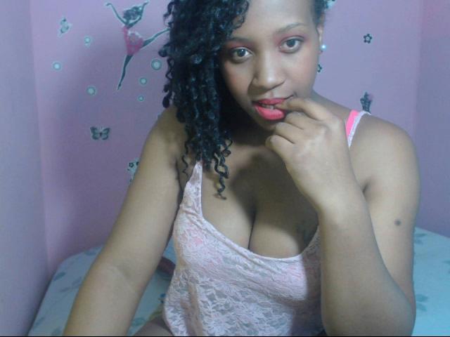 BigAssLuana - Sexe cam en vivo - 4369820