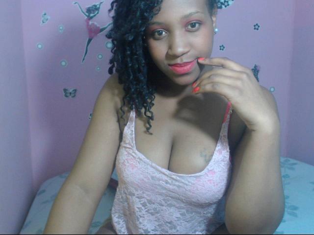 BigAssLuana - Sexe cam en vivo - 4369830