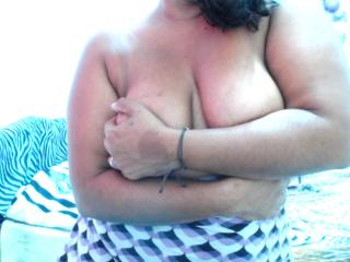 PamelaOne - Show hot with a Lady over 35 with regular tits 