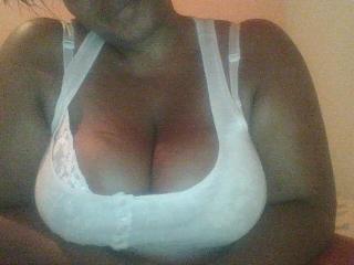 KinkyTanyaX - Video chat exciting with this portly Sexy mother 