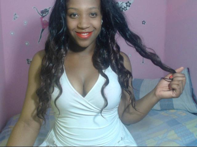 BigAssLuana - Sexe cam en vivo - 4390820