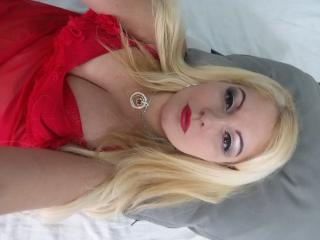 Marysele - Chat xXx with this shaved genital area Mature 