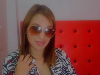 MichelleLatina - Chat live hot with a black hair Sexy girl 