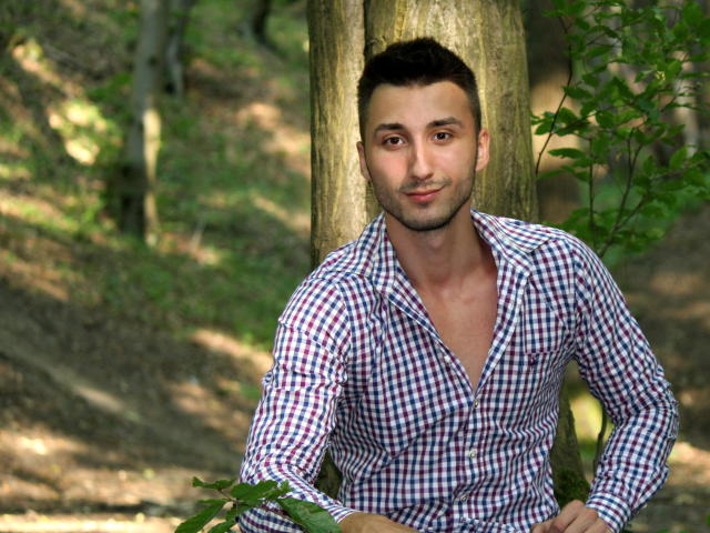Karolino - Chat live sex avec un Gay occidental sur le site Xlovecam 