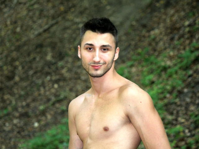 Karolino - Webcam live nude with this White Gays 