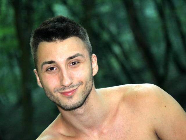 Karolino - Chat live porn with a trimmed genital area Gays 