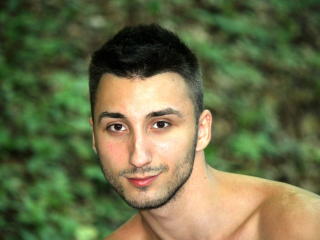 Karolino - Chat cam x with a Men sexually attracted to the same sex with muscular physique 