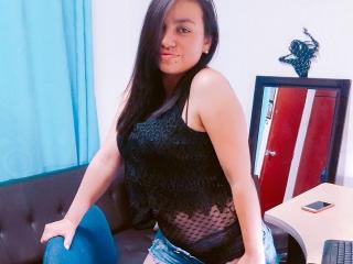 LouisaSweet - online chat nude with this charcoal hair Horny lady 