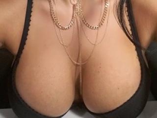 DeeLicious - Chat cam sexy with this being from Europe Hot chicks 