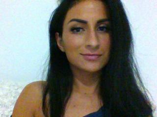 Rayelle - Chat nude with this brunet Young lady 