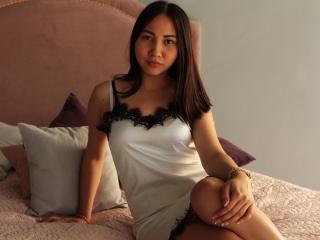 GerdaDemond - Show live sexy avec une éblouissante jeune maîtresse hot asiatique sur Xlovecam.com 