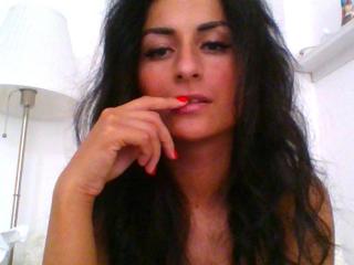 Rayelle - Chat cam x avec une Sacrée canon très sexy en bonne condition physique sur Xlove 