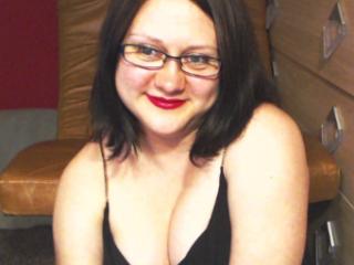 ChubbySONya - Chat cam sex with this trimmed pubis Young and sexy lady 