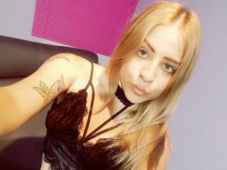 MillaCambers - Web cam sex avec cette Merveilleuse jeune nana hot d’Amérique latine sur la plateforme Xlovecam.com 