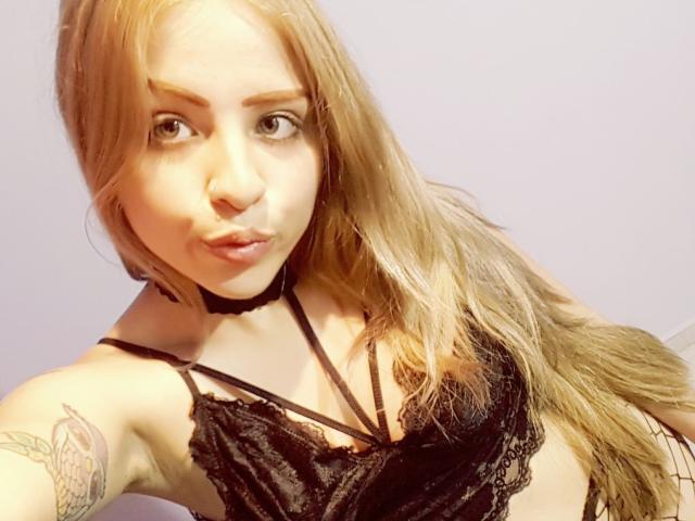 MillaCambers - Live chat x with this standard titty Sexy babes 