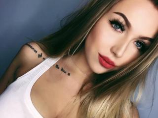 EmillySexy - Cam x with a shaved pussy Sexy babes 