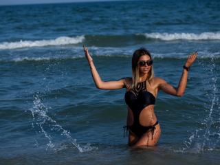 SensualBlack - Chat x with this European Young and sexy lady 