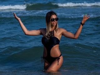 SensualBlack - Live cam exciting with this European Young lady 