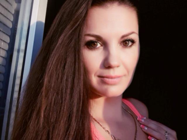 AwesomeValentinna - Live chat en direct avec cette Admirable jeune jeune camgirl hot occidentale sur la plateforme X Love Cam 