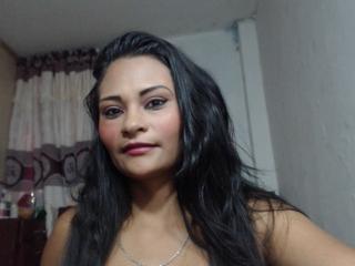 HornySayra - Show live hot with this shaved private part Hot chicks 