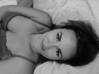 YvoneDenisse - Cam nude with this European Lady 