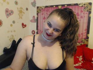YourOnlyQueen - Chat cam porn with a Young lady with large chested 