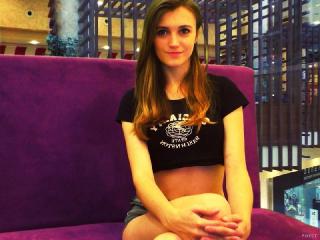 AmmandaFly - Webcam hot avec une Belle jeune jeune model sexy ayant le sexe totalement rasé sur le site Xlovecam.com 