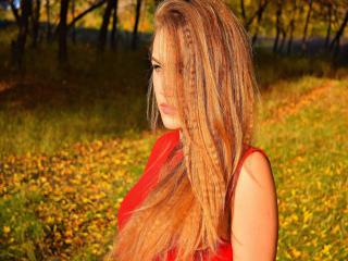JacquelineSol - Live cam hot with this blond 18+ teen woman 
