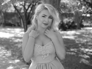 OllyvyaDemi - Web cam sexy with this standard breast Young lady 