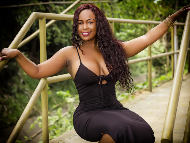 AlliseHot - Live chat hot with a red hair Horny lady 