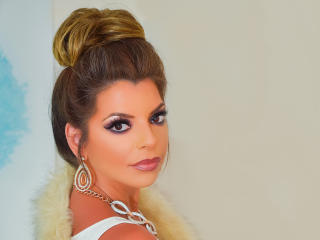 Chrystinne - Webcam en direct avec cette Admirable nana hot épilée sur Xlovecam 